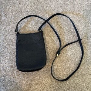 Quince Black Pebbled Leather Phone Crossbody Bag